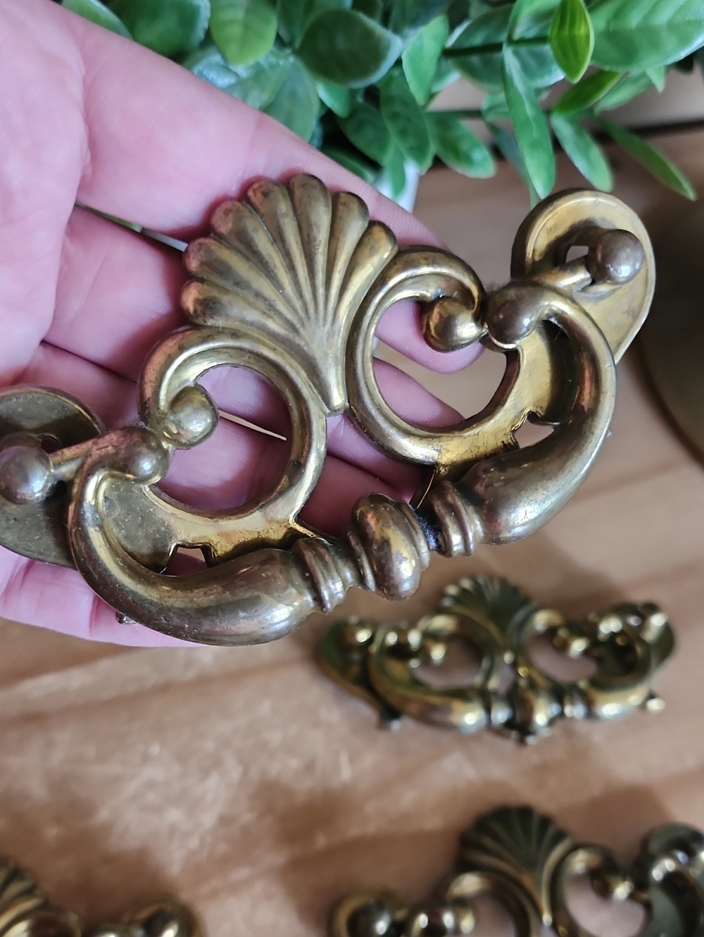 Set of 6 Brass Chippendale Bail Drawer Pulls - Picture 2 of 11